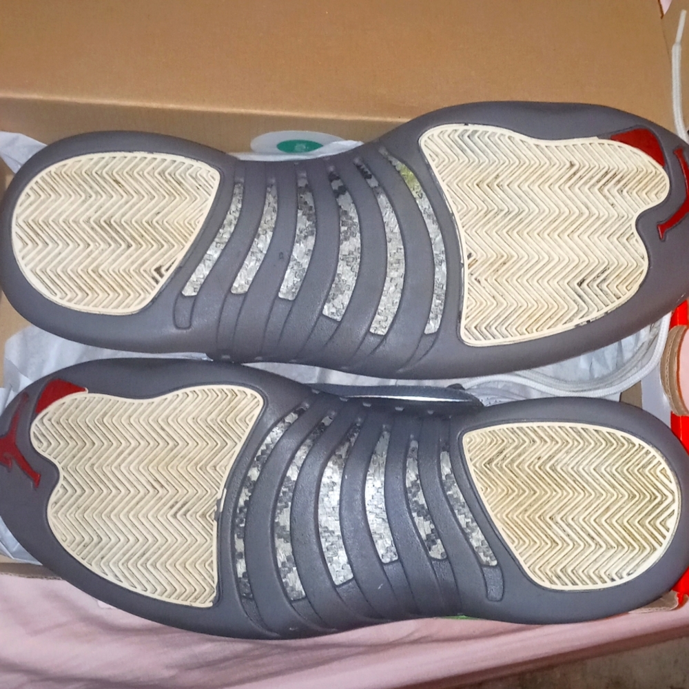 Jordan 12 Retro - Picture 4 of 12
